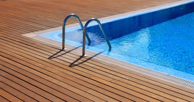 Terrasse mobile pour piscine