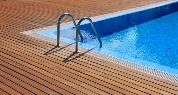 Terrasse mobile pour piscine
