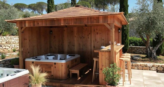abri de spa extérieur en bois