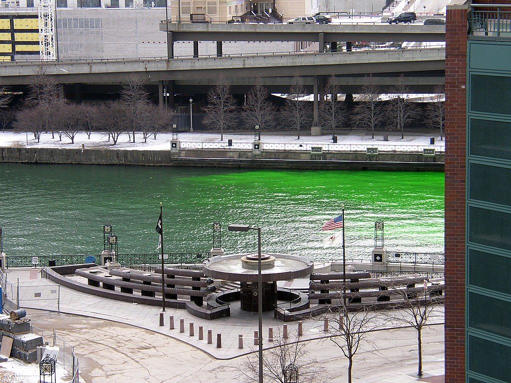 fluoresceine dans une rivière à Chicago