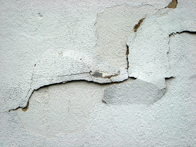 Comment traiter les problèmes de fissures sur votre maison ?