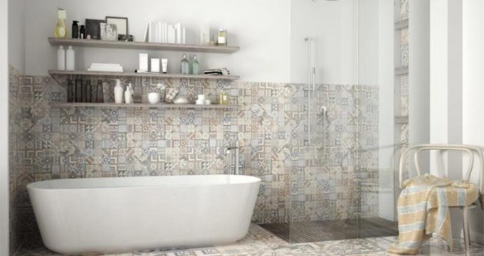 carrelage adhésif salle de bain