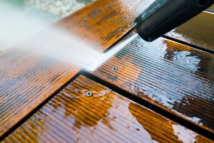 lavage terrasse bois avec nettoyeur haute pression.