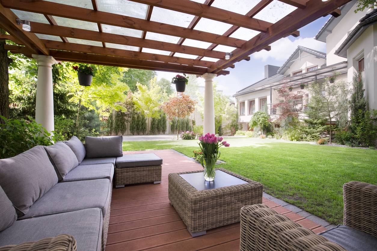 aménager l'extérieur installation pergola
