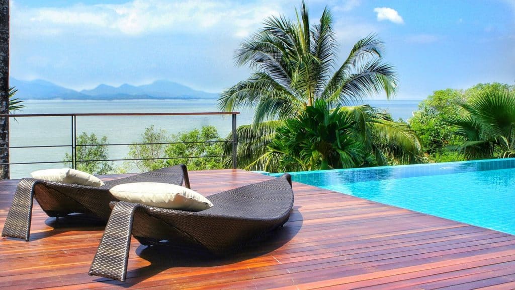 Installation d’une piscine : faite appelle à des professionnels !