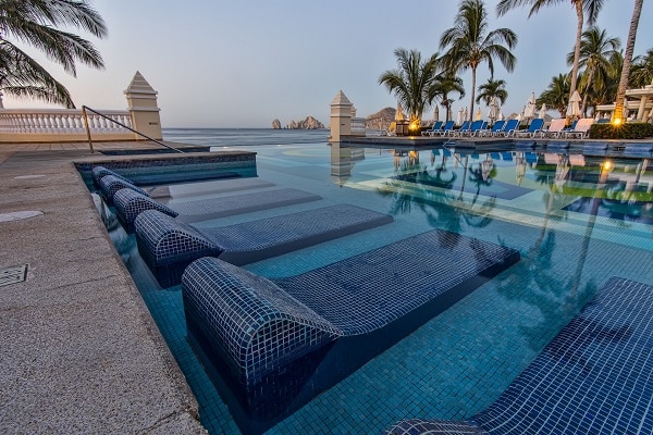 piscine-et-detente-abord
