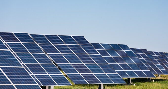 Panneaux-solaires-mono-et-poly