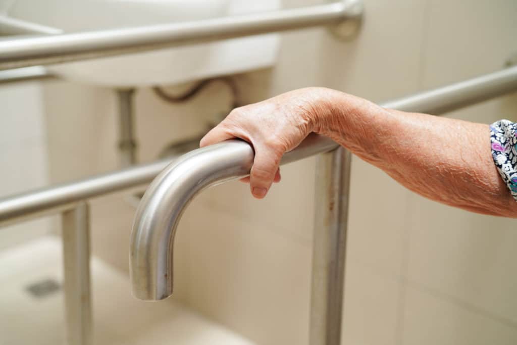 les normes liées aux douches pmr