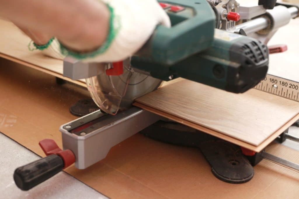 parquet stratifié coupé
