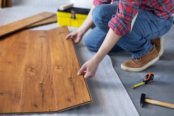 poser du parquet stratifie