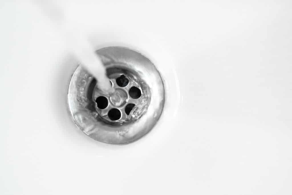 déboucher une canalisation