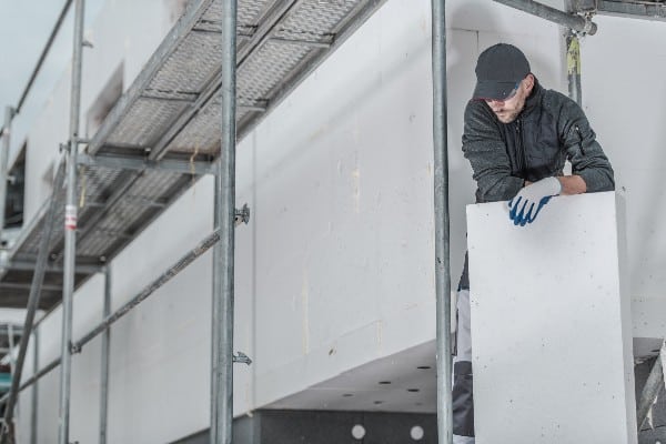 ouvrier expert en isolation