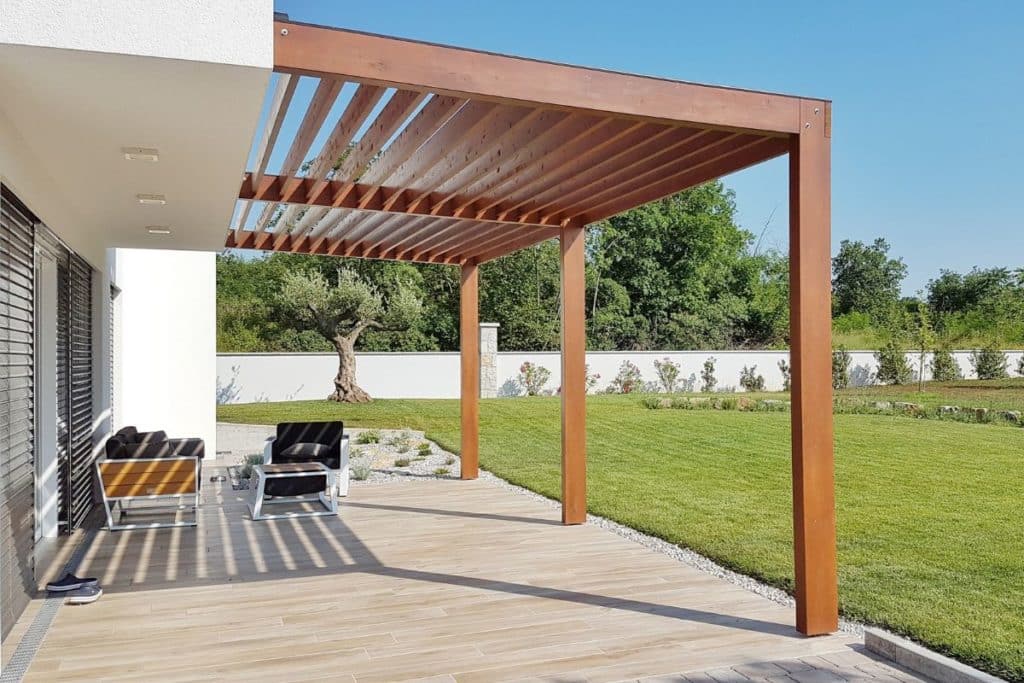 pergolas modernes pour créer une extension de maison
