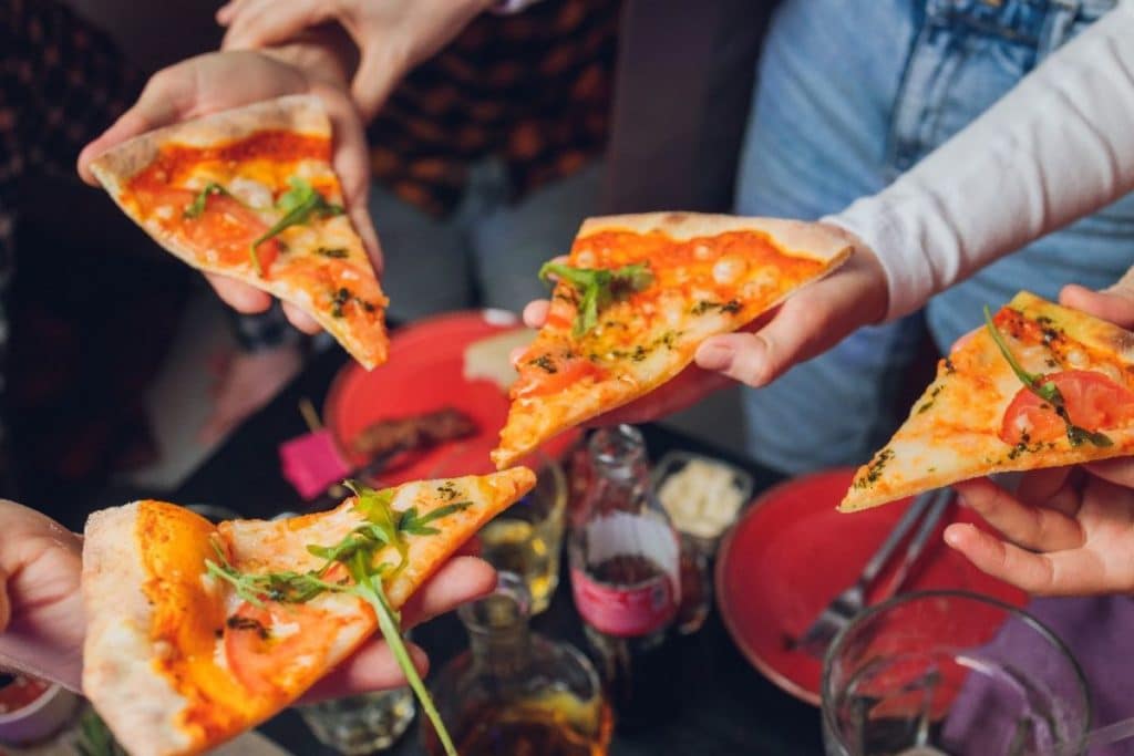 organiser soirée pizza réussie avec un four à bois