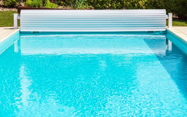 piscine avec couverture