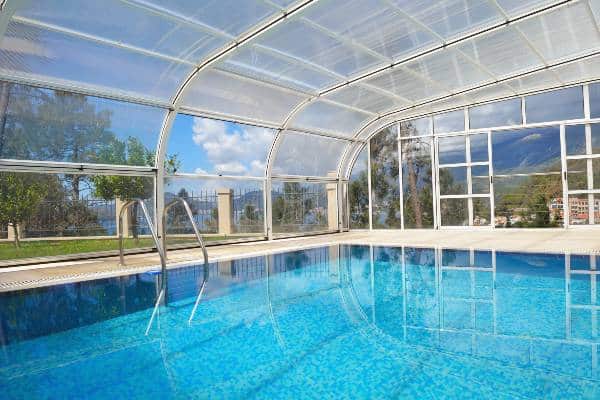 abri de piscine haut