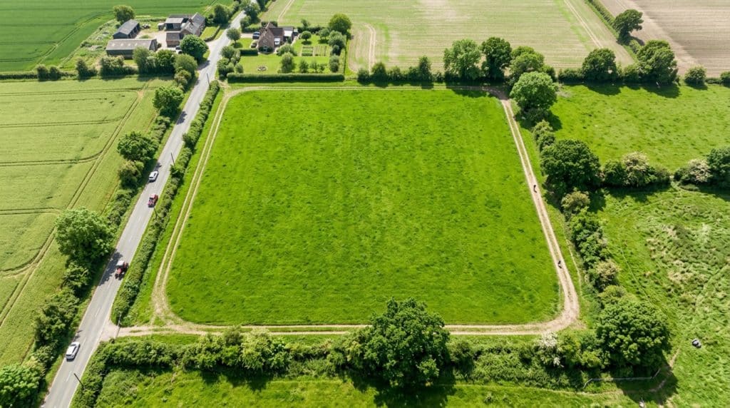 découvrez la correspondance entre un hectare et sa surface en mètres carrés pour mieux comprendre les mesures de terrain.