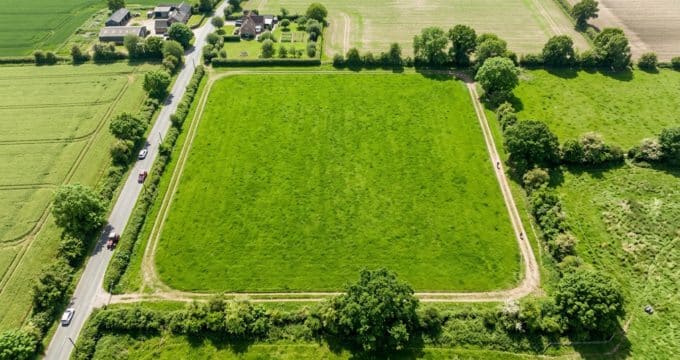 découvrez la correspondance entre un hectare et sa surface en mètres carrés pour mieux comprendre les mesures de terrain.