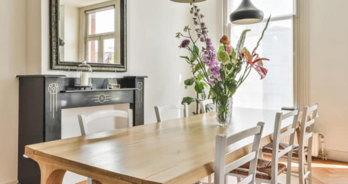 Table ronde, carrée ou rectangulaire : laquelle choisir pour votre intérieur ?