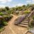 découvrez nos conseils pour aménager un terrain en pente de façon pratique et esthétique, en optimisant l'espace tout en valorisant votre jardin.